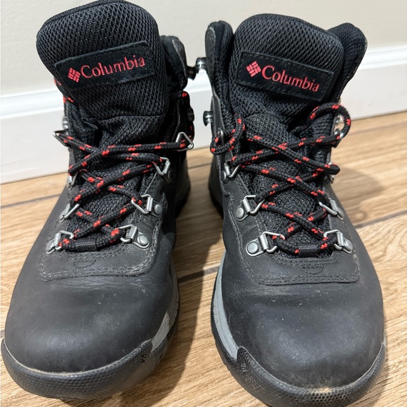 Columbia Newton Ridge Plus Waterproof Hiking Boot Women's - Picture 5 of 8